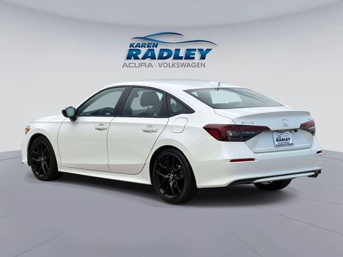 Used 2025 Honda Civic Sport image 4