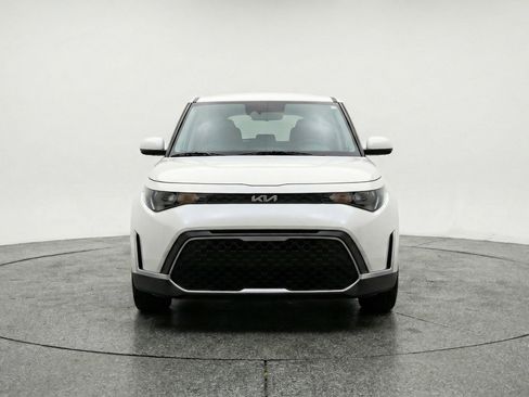 Used 2025 Kia Soul LX w/ LX Technology Package image 2