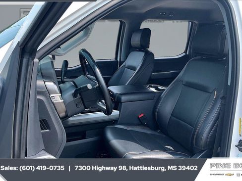 Used 2023 Ford F250 Lariat w/ Lariat Ultimate Package AWD/4WD image 19