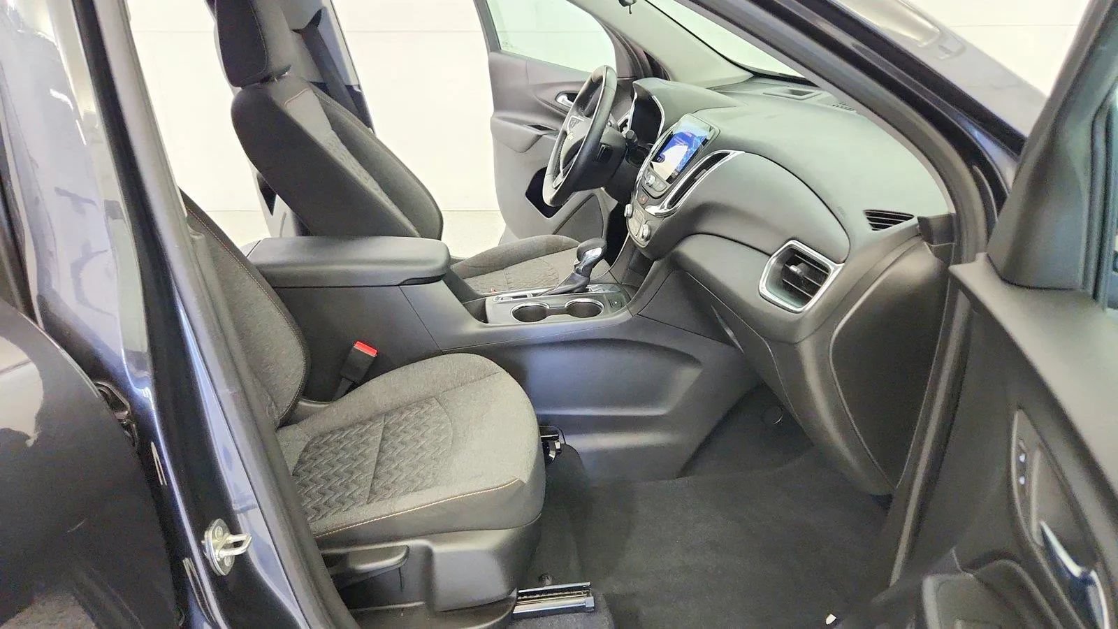 Used 2022 Chevrolet Equinox LT FWD image 28