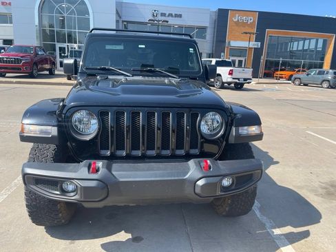 Used 2023 Jeep Wrangler Unlimited Rubicon w/ Cold Weather Group AWD/4WD image 2