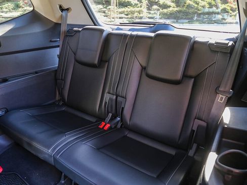 Used 2018 Volkswagen Atlas SEL w/ R-Line Package image 24