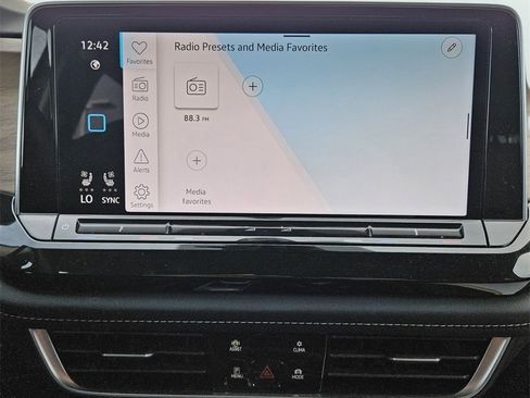 Used 2025 Volkswagen Atlas SE image 13