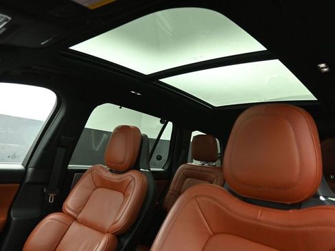Used 2025 Lincoln Aviator Reserve w/ Equipment Group 201A image 19