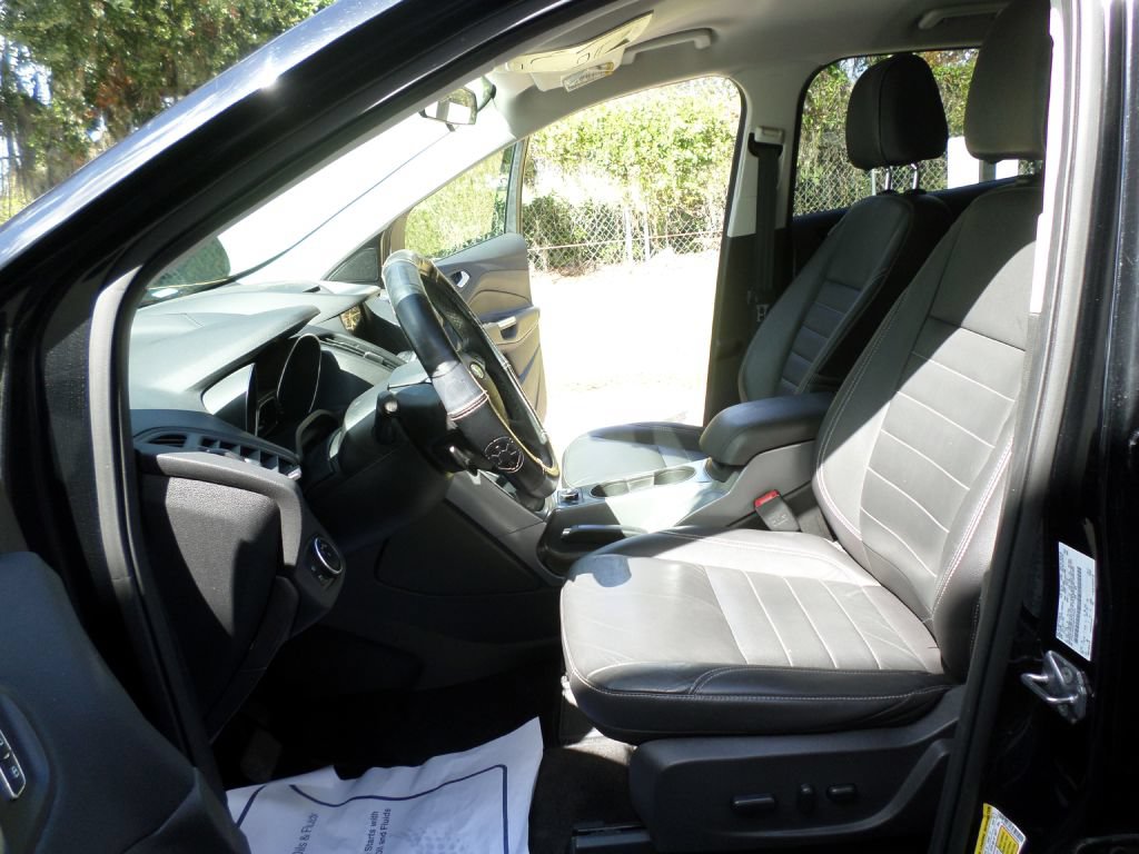 Used 2016 Ford Escape SE w/ SE Leather Comfort Package FWD image 18