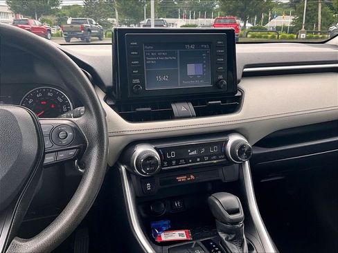 Used 2019 Toyota RAV4 XLE AWD/4WD image 16