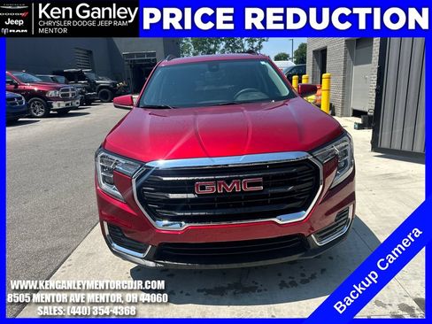 Used 2023 GMC Terrain SLE w/ Driver Convenience Package AWD/4WD image 2