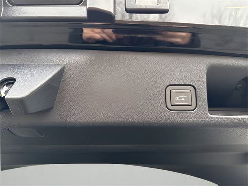 New 2026 Chevrolet Equinox EV LT image 16