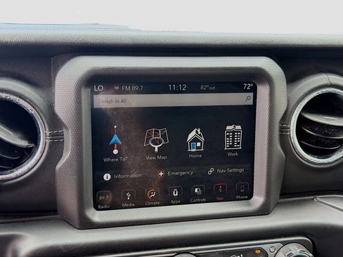 Used 2019 Jeep Wrangler Unlimited Sahara AWD/4WD image 13