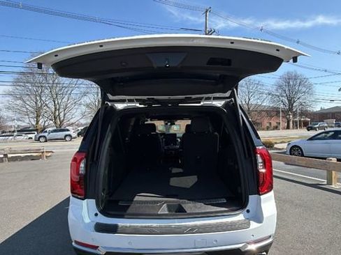 Certified 2025 GMC Yukon XL Denali AWD/4WD image 10