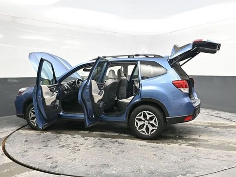 Used 2020 Subaru Forester Premium image 39