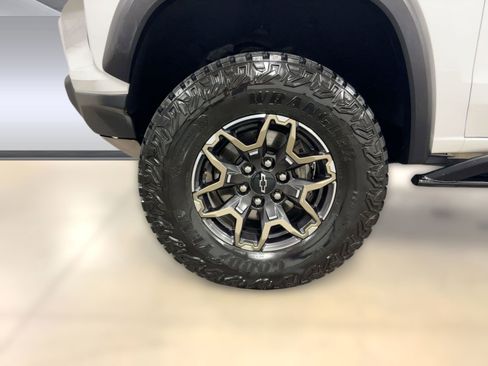 Certified 2023 Chevrolet Colorado ZR2 w/ ZR2 Convenience Package III image 11