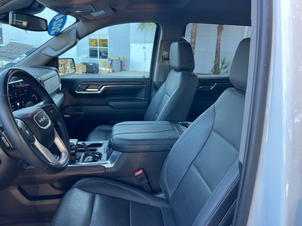 Used 2024 GMC Sierra 1500 SLT AWD/4WD image 10
