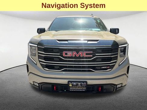 Used 2022 GMC Sierra 1500 AT4 w/ AT4 Preferred Package AWD/4WD image 4