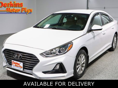 Used 2018 Hyundai Sonata SE image 1