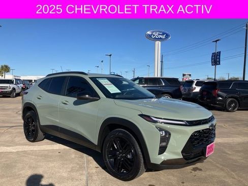 Used 2025 Chevrolet Trax ACTIV w/ Driver Confidence Package image 9