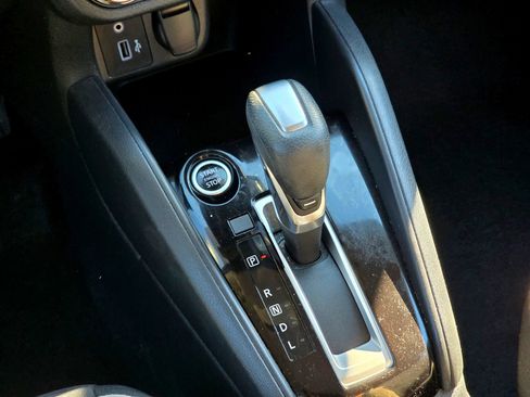 Used 2021 Nissan Versa SV FWD image 21
