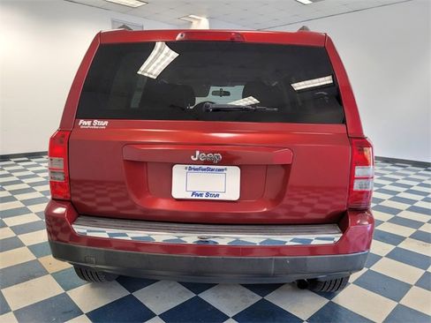 Used 2012 Jeep Patriot Latitude w/ Altitude Pkg image 6