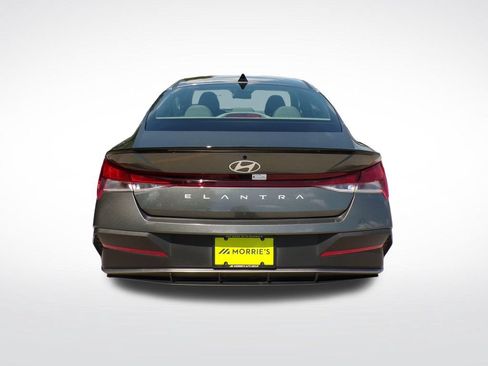 Used 2025 Hyundai Elantra Sport FWD image 4
