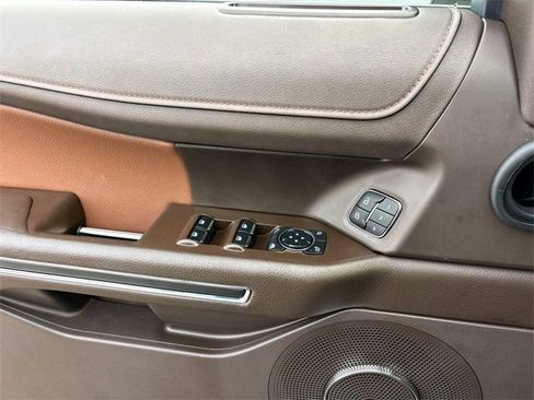 Used 2024 Ford Expedition King Ranch image 22