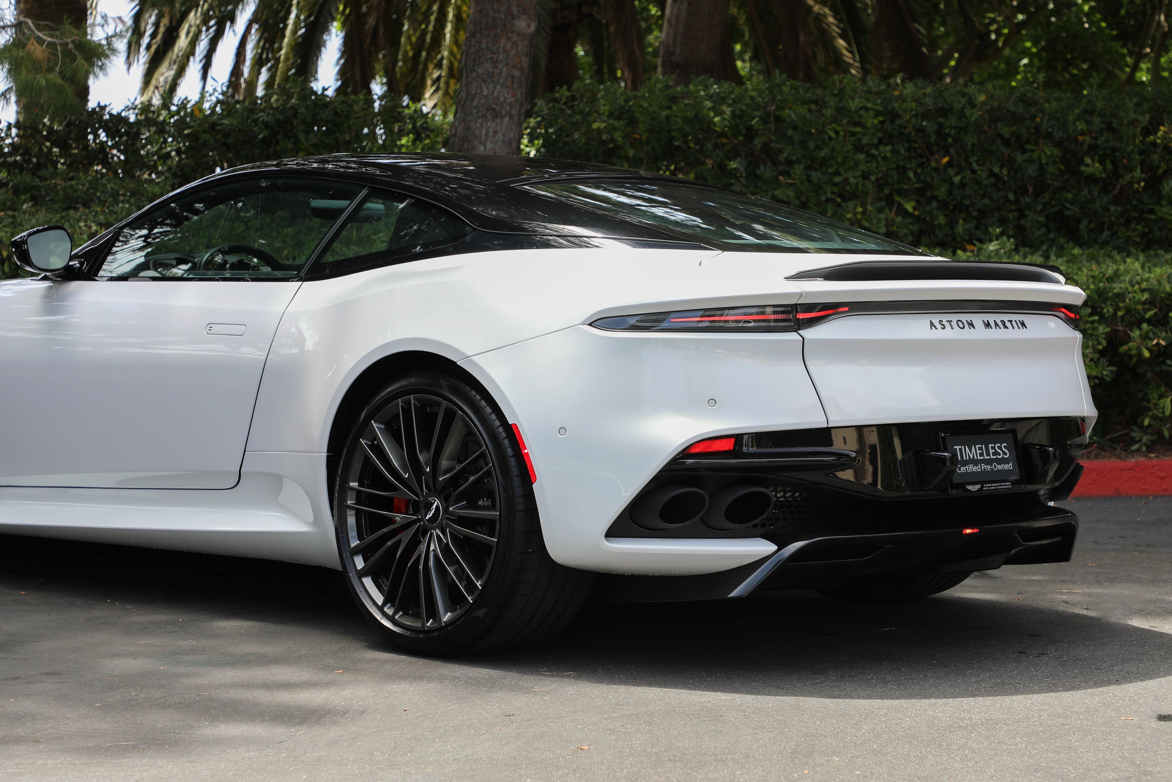 Used 2023 Aston Martin DBS Coupe RWD image 10