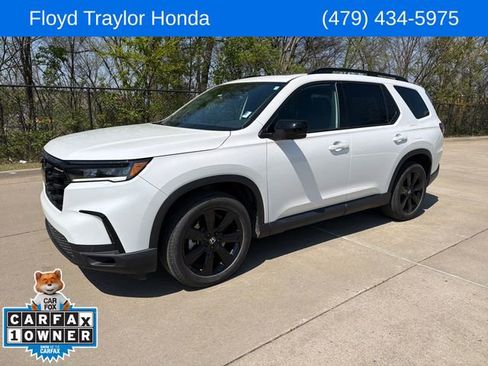 Used 2025 Honda Pilot Black Edition image 1