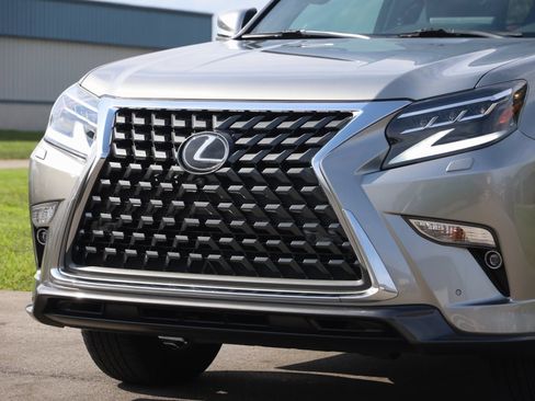 Used 2023 Lexus GX 460 Luxury w/ Sport Design Package image 75