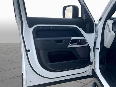 Used 2023 Land Rover Defender 110 S AWD/4WD image 24