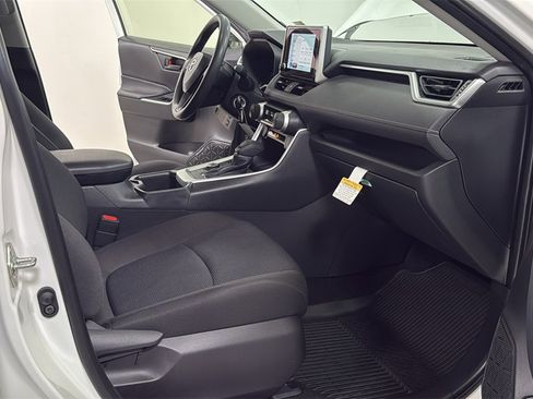 Certified 2025 Toyota RAV4 LE image 18