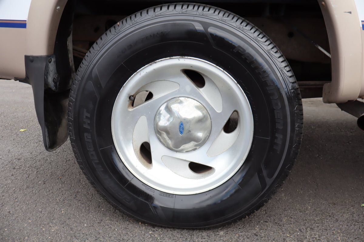 Used 1997 Ford F150 Lariat AWD/4WD image 38