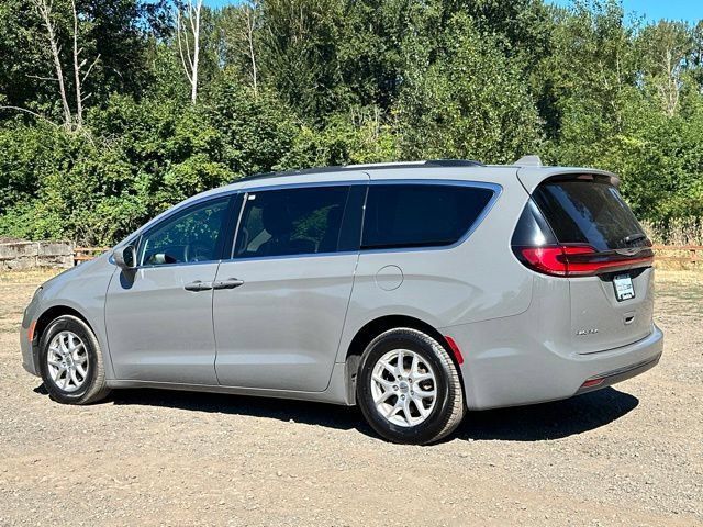 Used 2022 Chrysler Pacifica Touring-L FWD image 7
