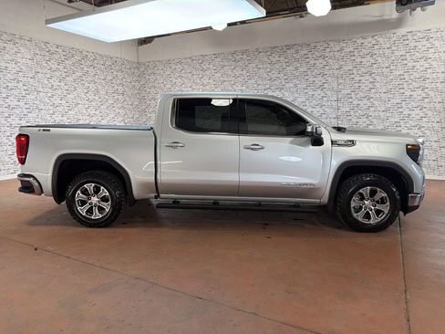 Used 2022 GMC Sierra 1500 SLE image 8
