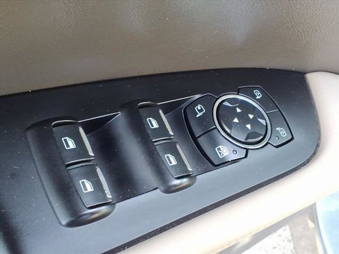 Certified 2022 Lincoln Nautilus AWD w/ Premium Package image 19