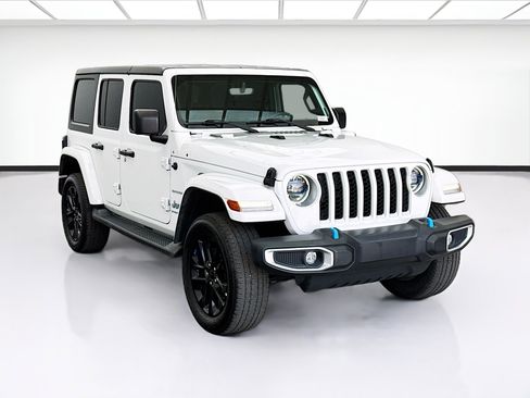 Used 2023 Jeep Wrangler Unlimited Sahara AWD/4WD image 3