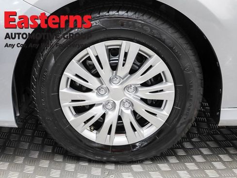 Used 2020 Toyota Camry LE w/ Fleet Convenience Package image 29