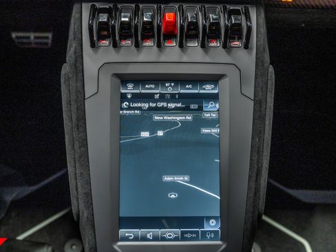 Used 2021 Lamborghini Huracan STO image 18