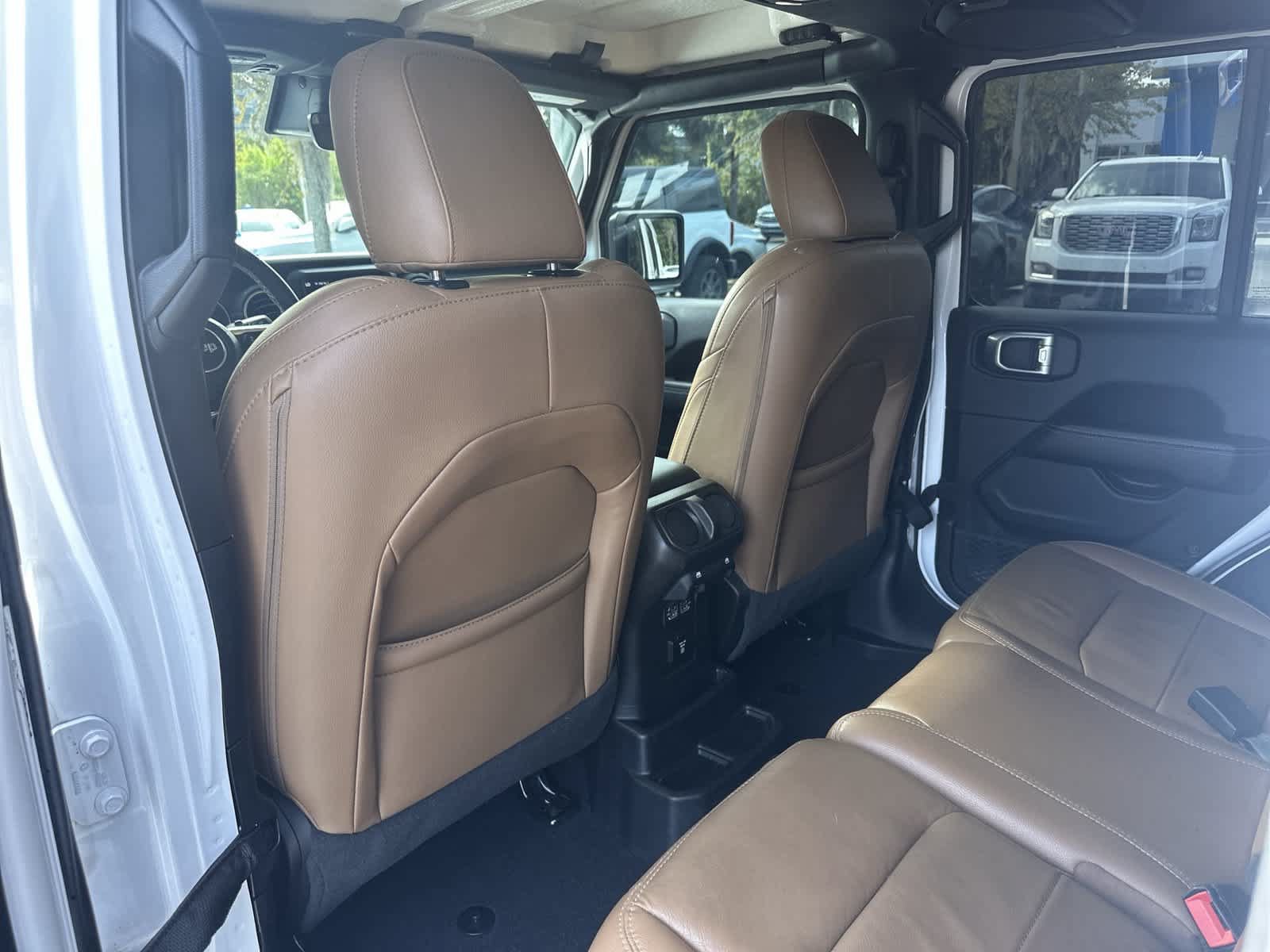 Used 2021 Jeep Wrangler Unlimited Sahara AWD/4WD image 14