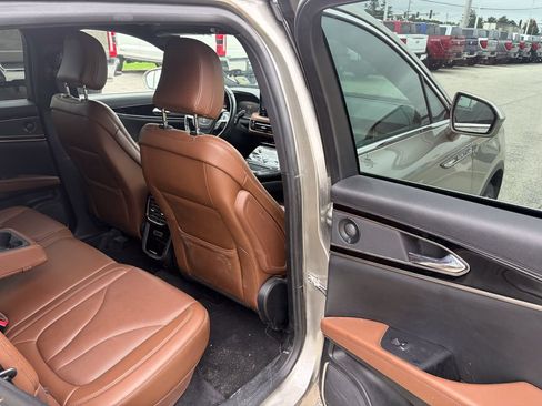 Used 2023 Lincoln Nautilus Reserve w/ Luxury Package AWD/4WD image 13
