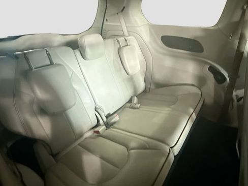Used 2018 Chrysler Pacifica Limited w/ Advanced Safetytec Group image 27