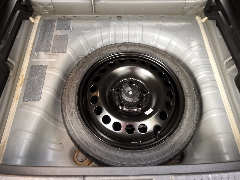 Used 2025 Chevrolet Trax LT FWD image 38