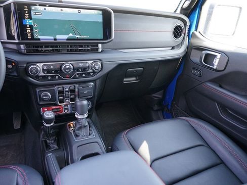 Used 2024 Jeep Gladiator Rubicon image 21