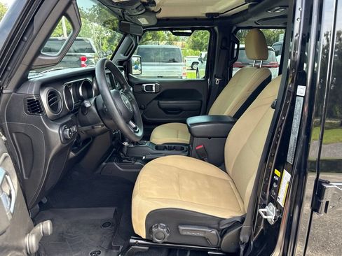 Used 2022 Jeep Wrangler Unlimited Sport AWD/4WD image 10