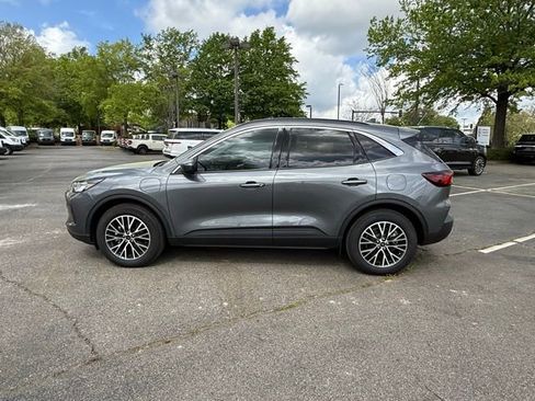 New 2024 Ford Escape SE image 3