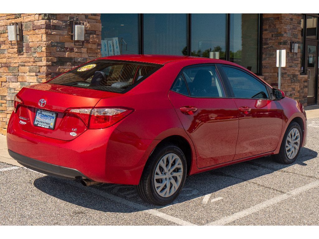 Used 2018 Toyota Corolla LE FWD image 3