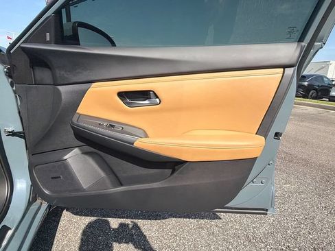 Used 2025 Nissan Sentra SV w/ SV Premium Package FWD image 14