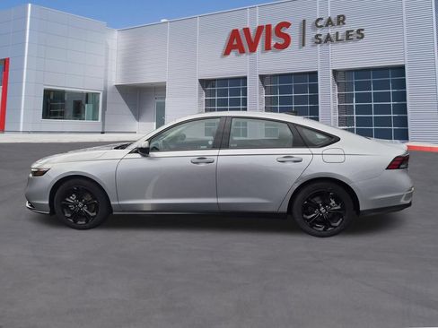 Used 2025 Honda Accord SE image 10