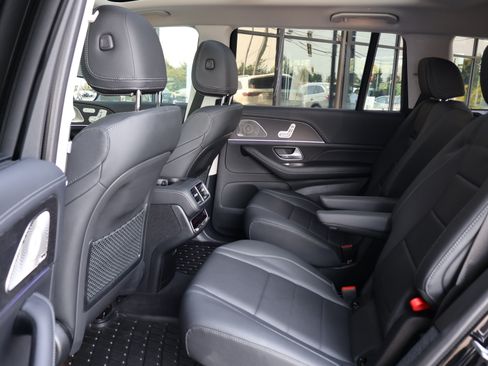 Certified 2024 Mercedes-Benz GLS 450 4MATIC image 17