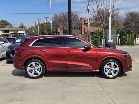 Certified 2025 Audi Q5 Prestige image 7