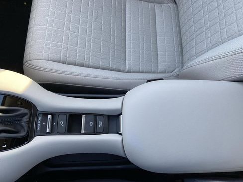 New 2026 Honda HR-V LX image 18