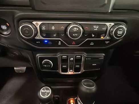 Used 2023 Jeep Wrangler Unlimited w/ Cold Weather Group AWD/4WD image 22